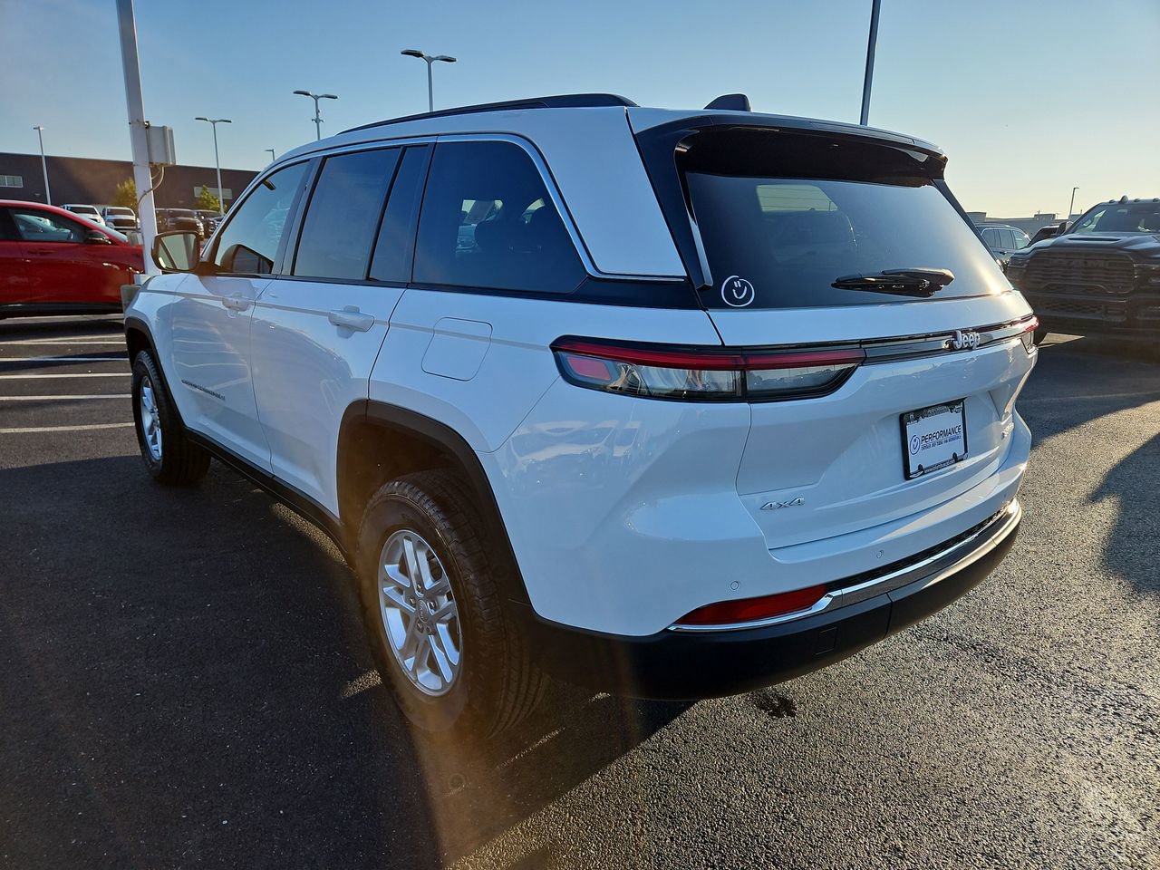 New 2025 Jeep Grand Cherokee Laredo w/ Luxury Tech Group I image 5