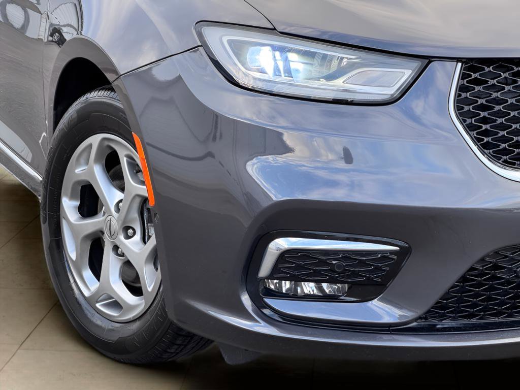Used 2022 Chrysler Pacifica Limited FWD image 48
