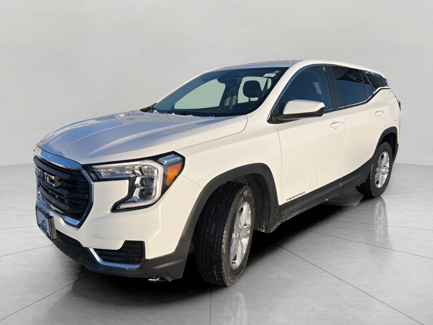 Used 2024 GMC Terrain SLE image 31