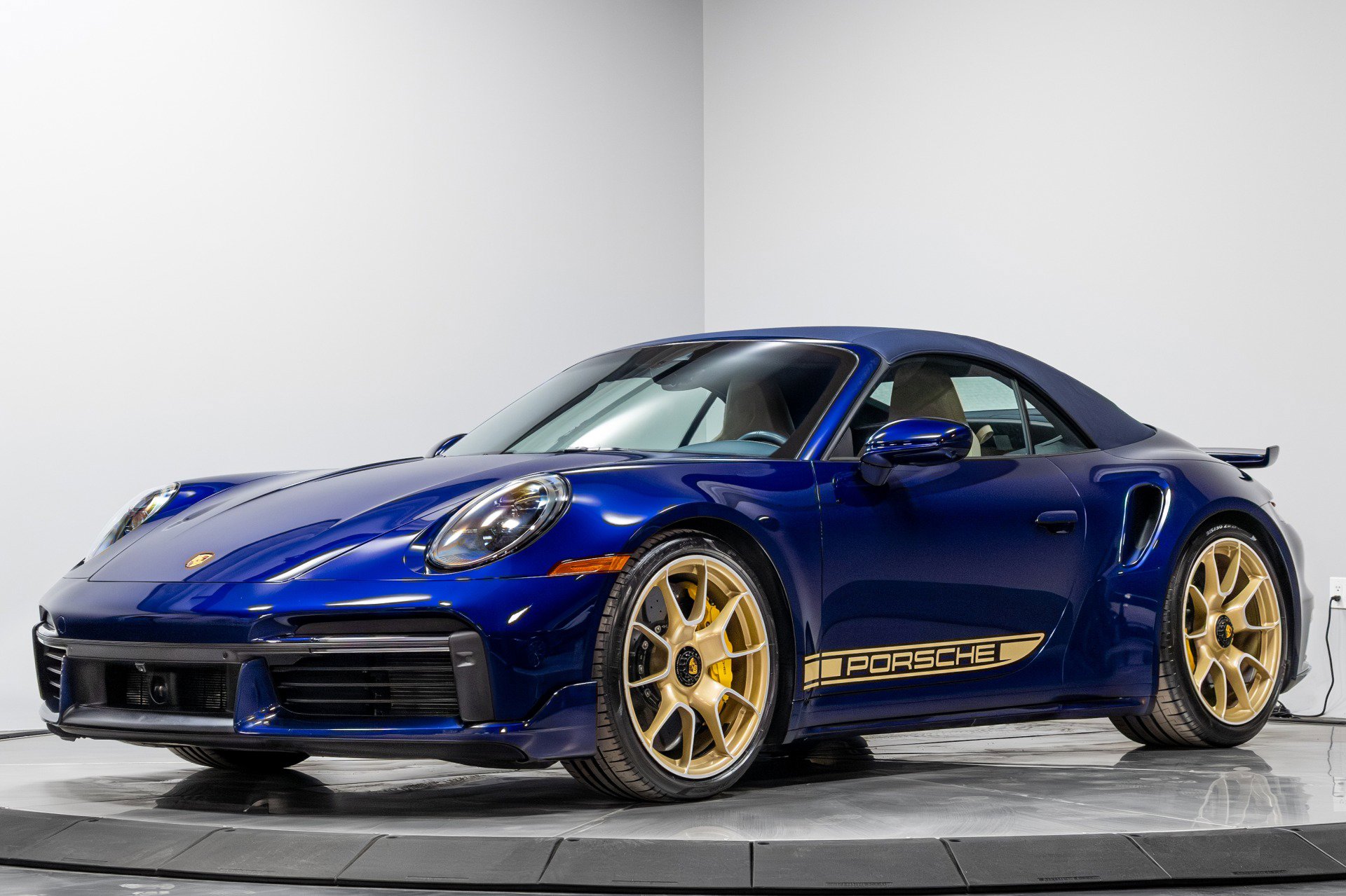Used 2021 Porsche 911 Turbo S image 3