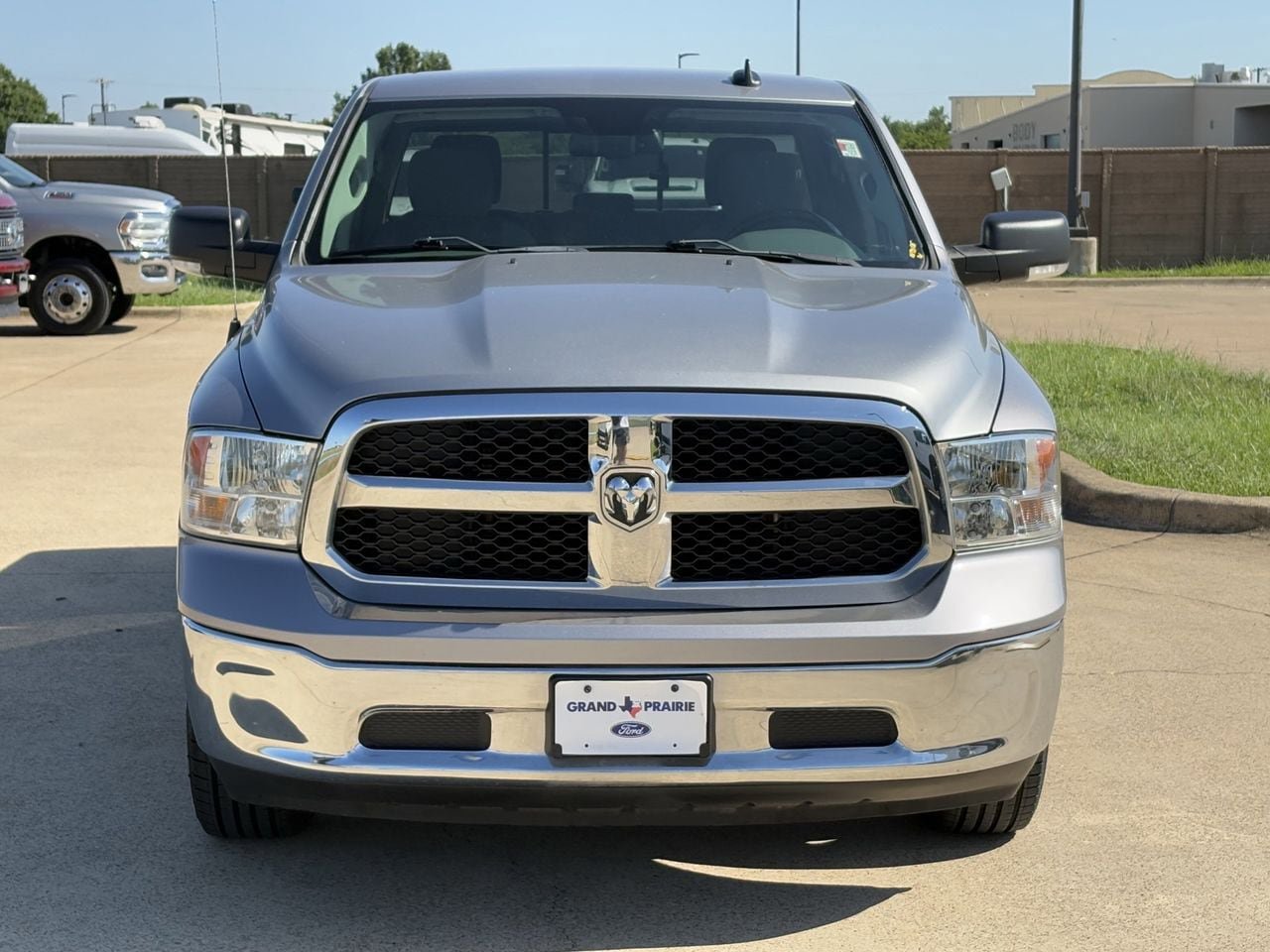 Used 2020 RAM 1500 Classic SLT w/ Luxury Group AWD/4WD image 9