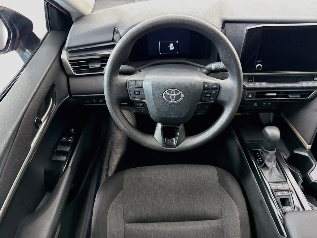 Used 2025 Toyota Camry LE FWD image 10