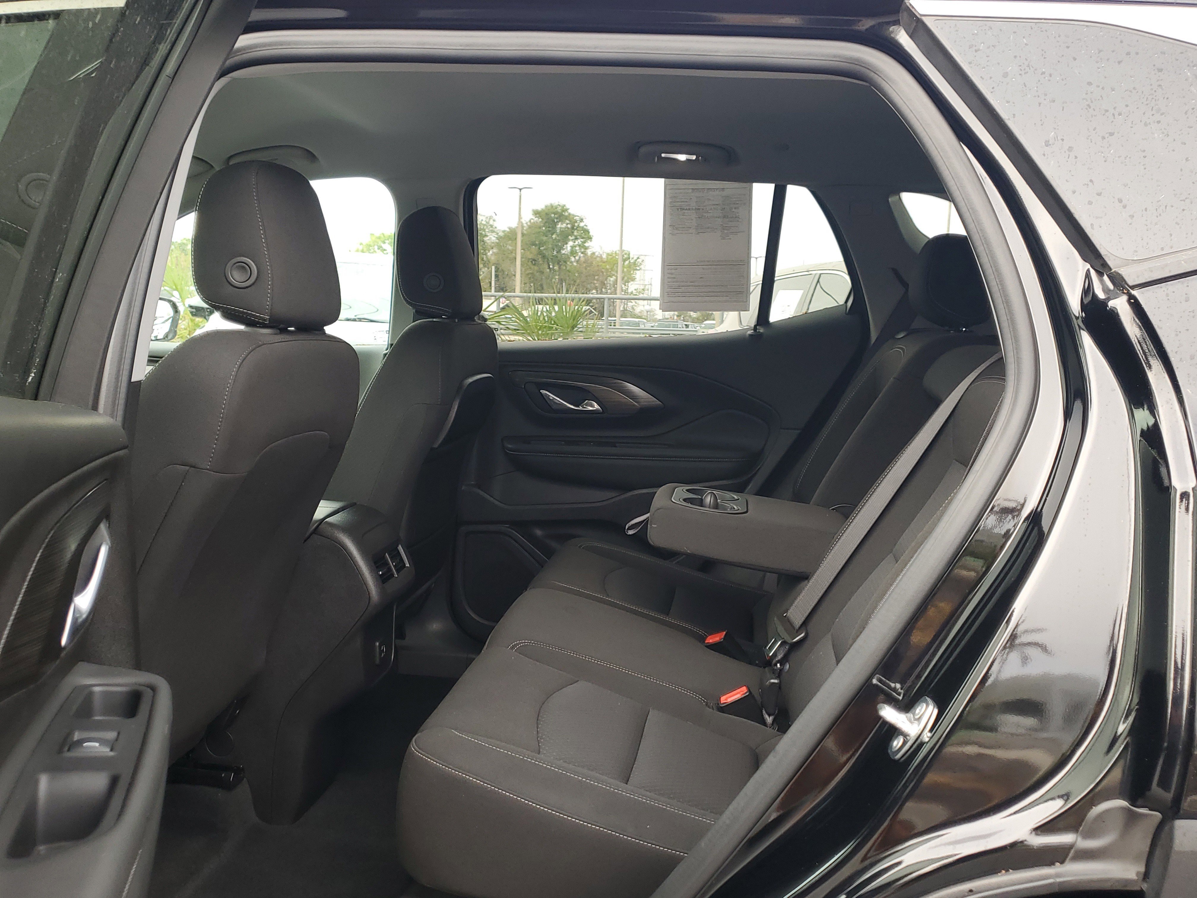 Used 2024 GMC Terrain SLE image 11