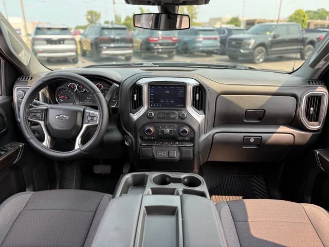 Used 2021 Chevrolet Silverado 1500 RST AWD/4WD image 2