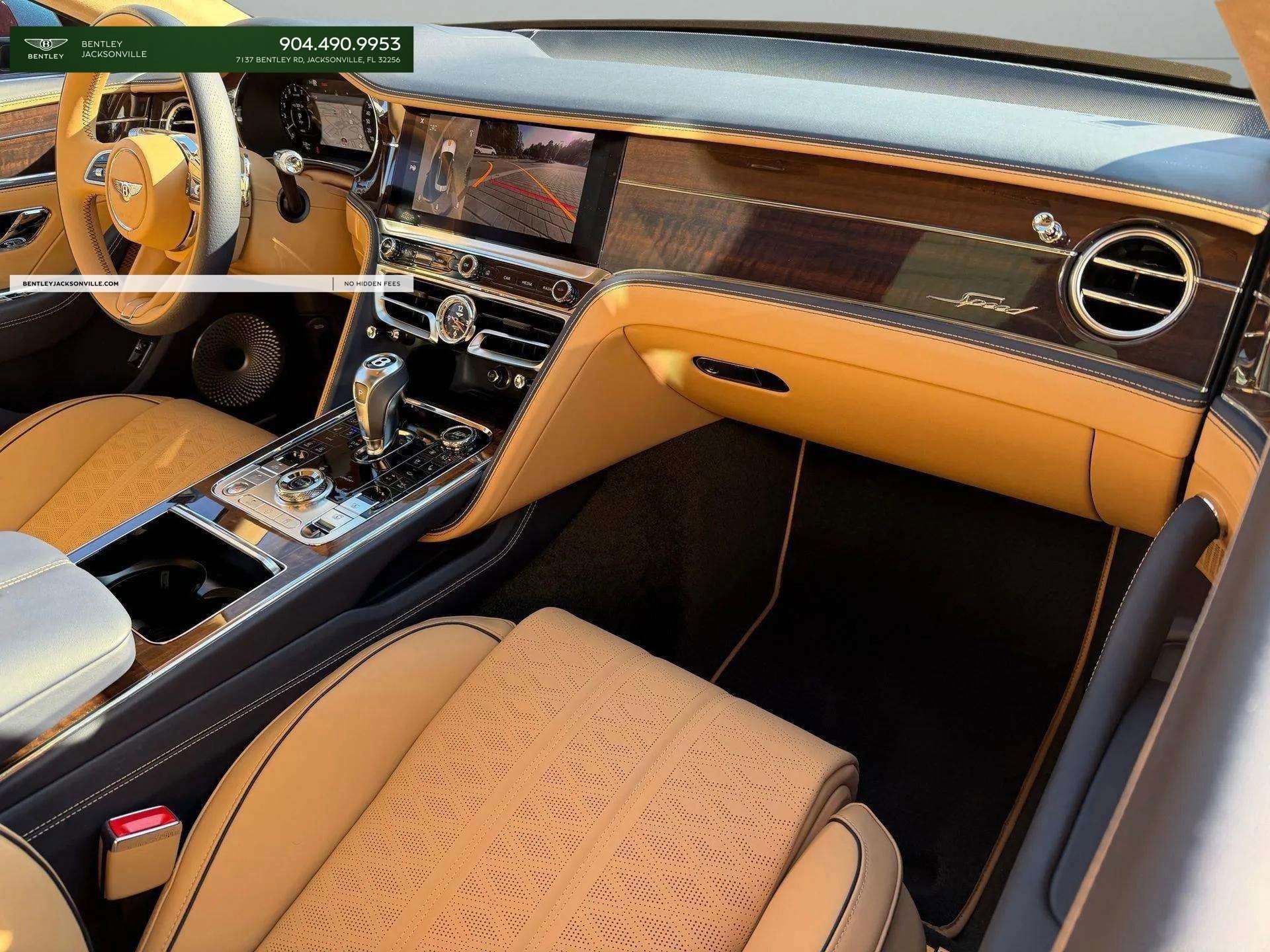 Used 2025 Bentley Flying Spur Plug-In Hybrid image 2