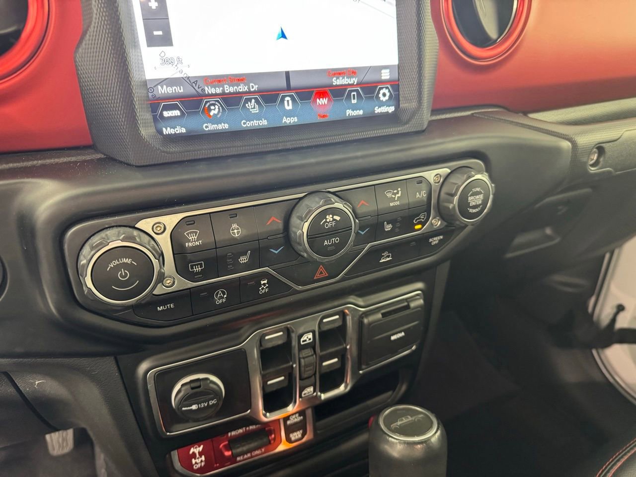 Used 2022 Jeep Gladiator Rubicon w/ Cold Weather Group AWD/4WD image 20