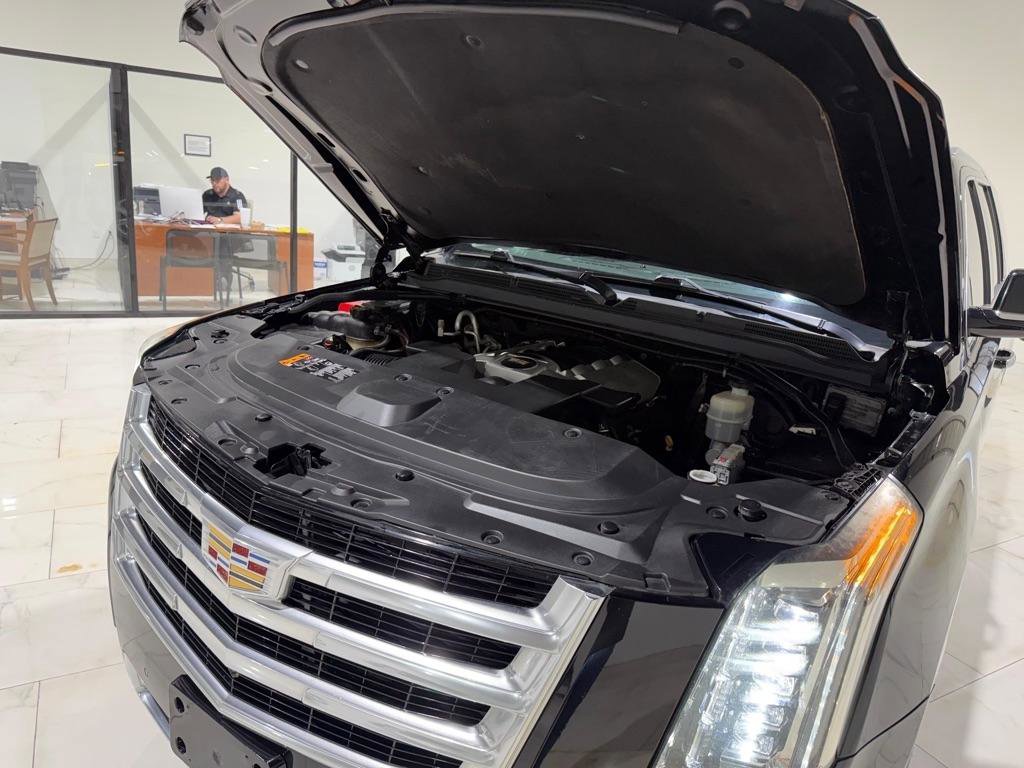 Used 2018 Cadillac Escalade ESV Premium Luxury image 42