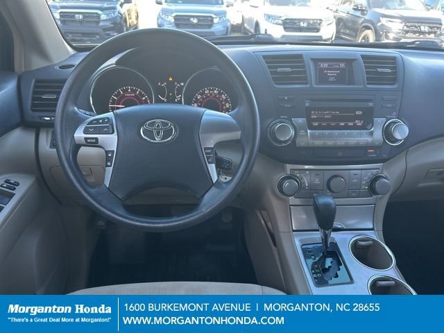 Used 2012 Toyota Highlander FWD w/ Tech Pkg image 15