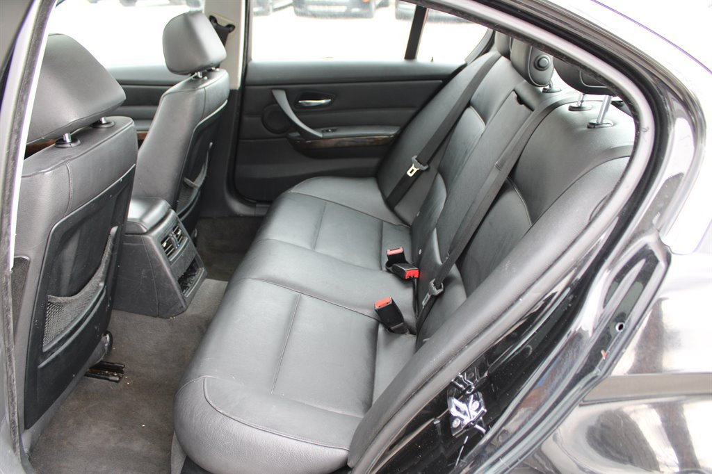 Used 2006 BMW 330i Sedan RWD image 18