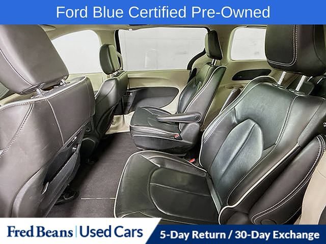 Used 2023 Chrysler Pacifica Limited FWD image 44