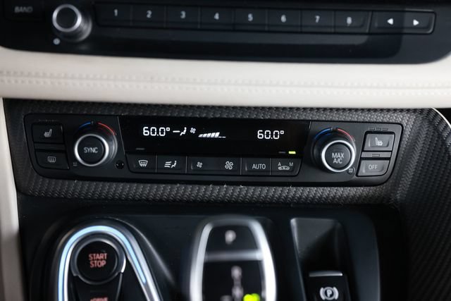Used 2020 BMW i8 Coupe AWD/4WD image 34