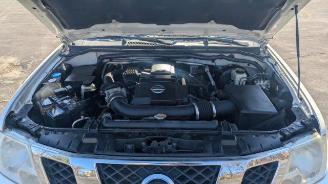 Used 2015 Nissan Frontier SV image 37