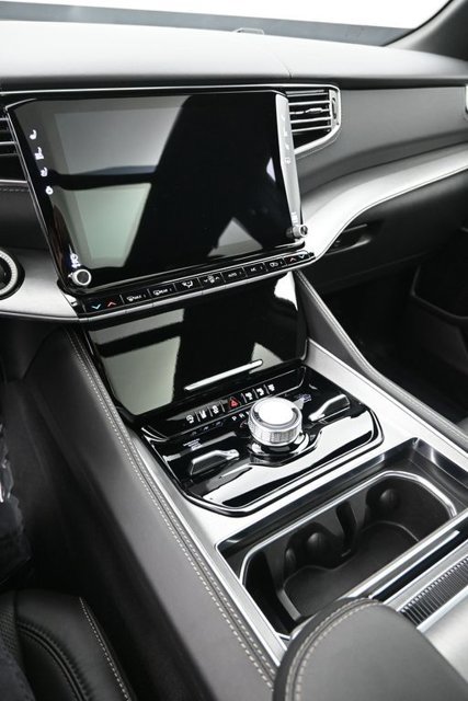 New 2026 Jeep Grand Wagoneer L Limited AWD/4WD image 9