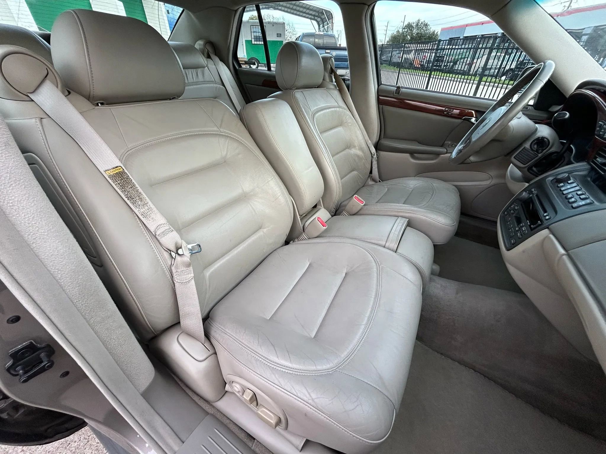 Used 2000 Cadillac De Ville Sedan w/ Comfort/Convenience Pkg FWD image 12