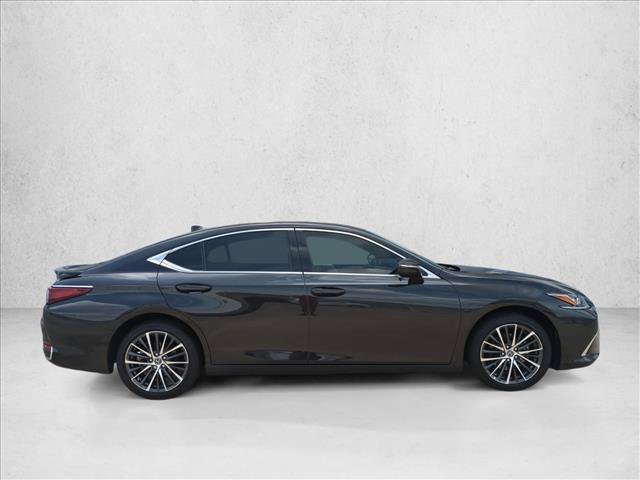 Used 2025 Lexus ES 300h w/ Premium Package FWD image 4