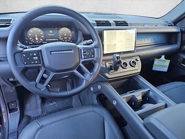 Used 2025 Land Rover Defender 110 X-Dynamic SE image 15