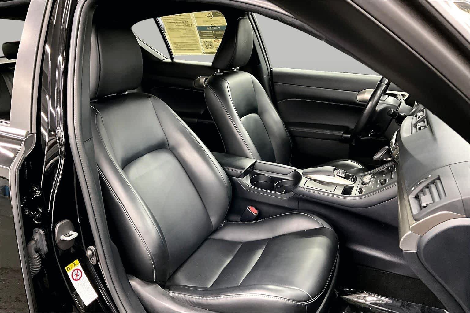 Used 2017 Lexus CT 200h w/ Navigation System Package FWD image 8