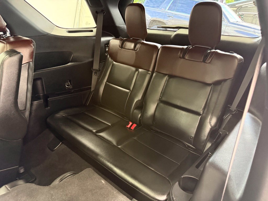 Used 2022 Ford Explorer Platinum w/ Equipment Group 601A AWD/4WD image 22