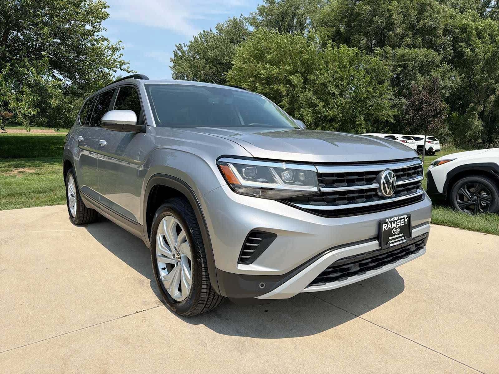 Used 2022 Volkswagen Atlas SE w/ Panoramic Sunroof Package AWD/4WD image 8