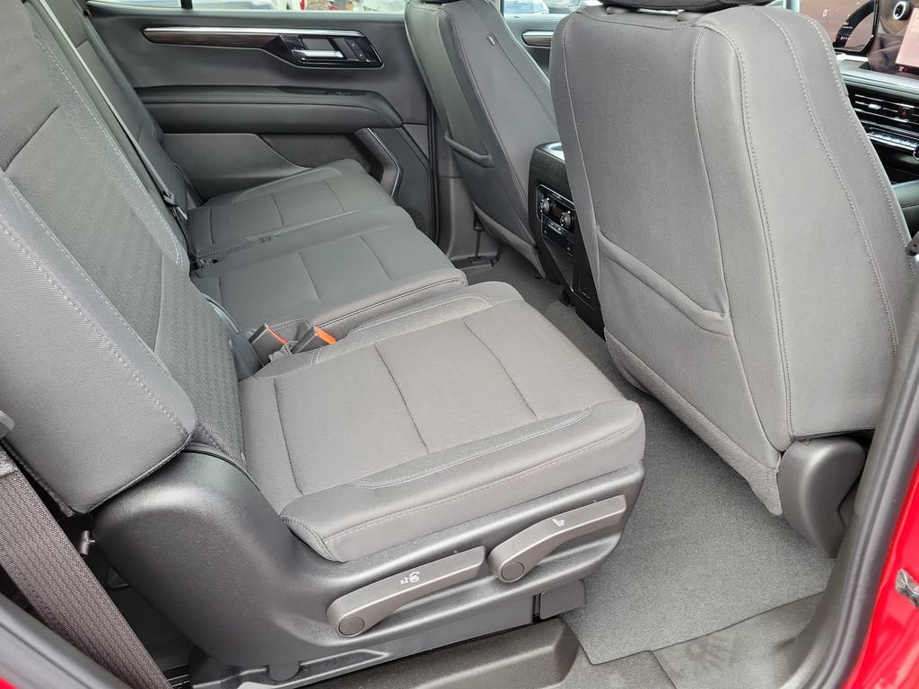 Used 2026 Chevrolet Tahoe LS AWD/4WD image 17