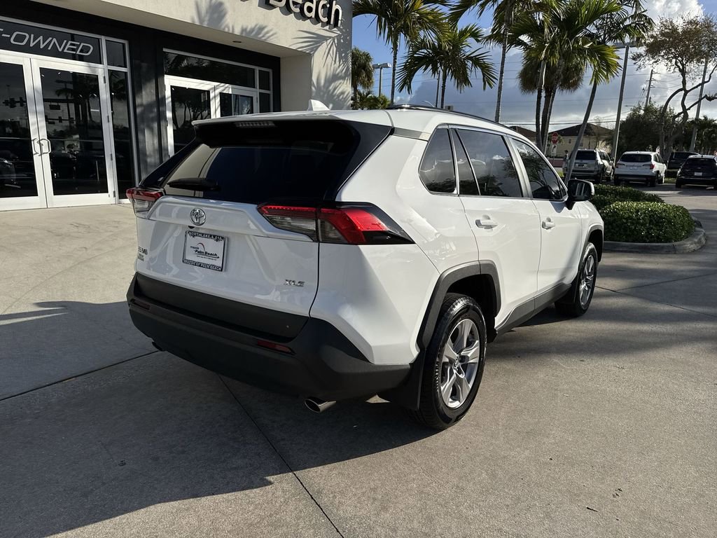 Used 2024 Toyota RAV4 XLE w/ Convenience Package image 3