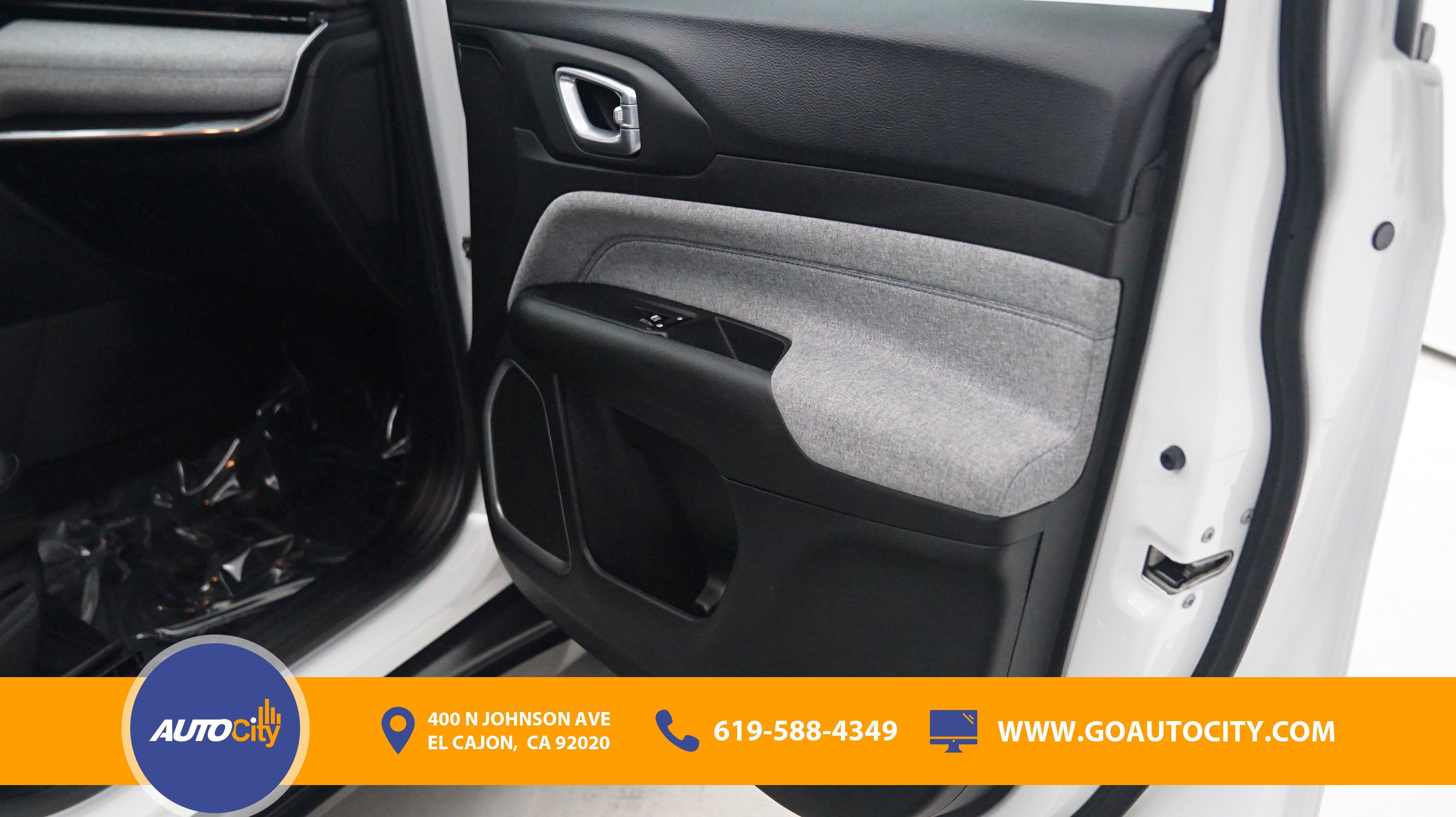 Used 2024 Jeep Compass Latitude image 16