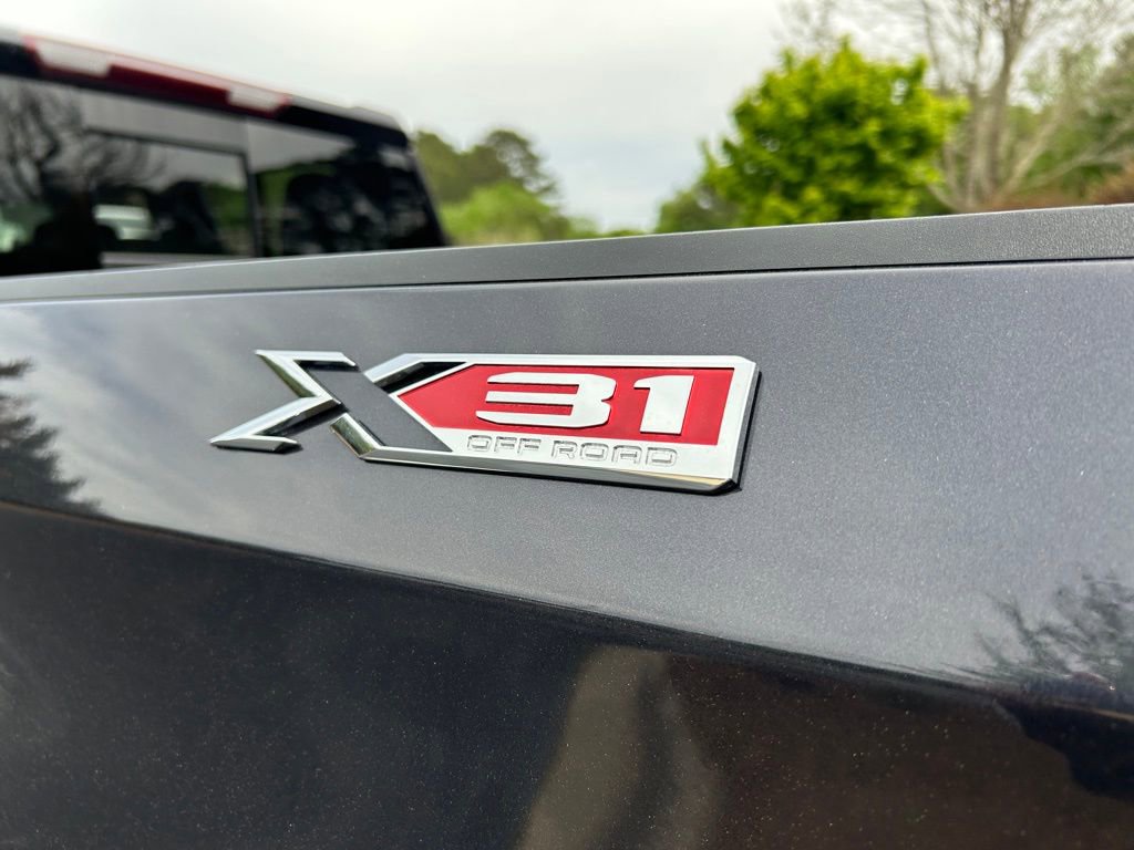 Used 2023 GMC Sierra 1500 SLT w/ SLT Convenience Package AWD/4WD image 26