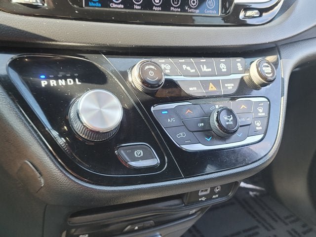 Used 2020 Chrysler Pacifica Touring-L Plus FWD image 28