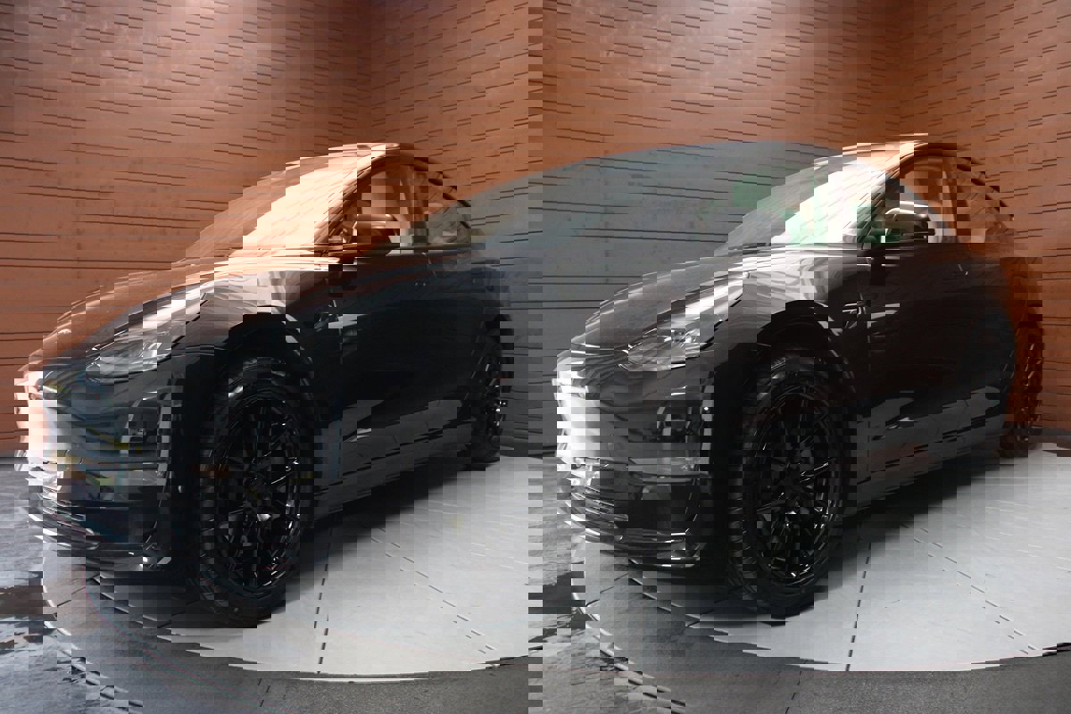 Used 2023 Tesla Model 3 Standard Range image 7
