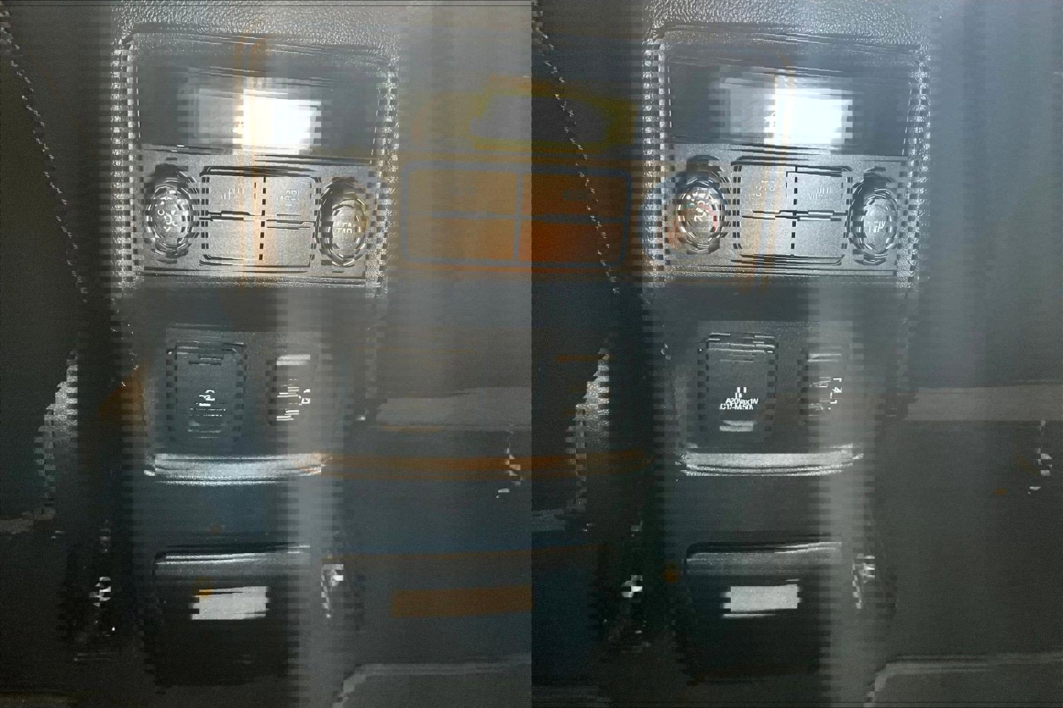 Used 2018 GMC Acadia SLT image 35