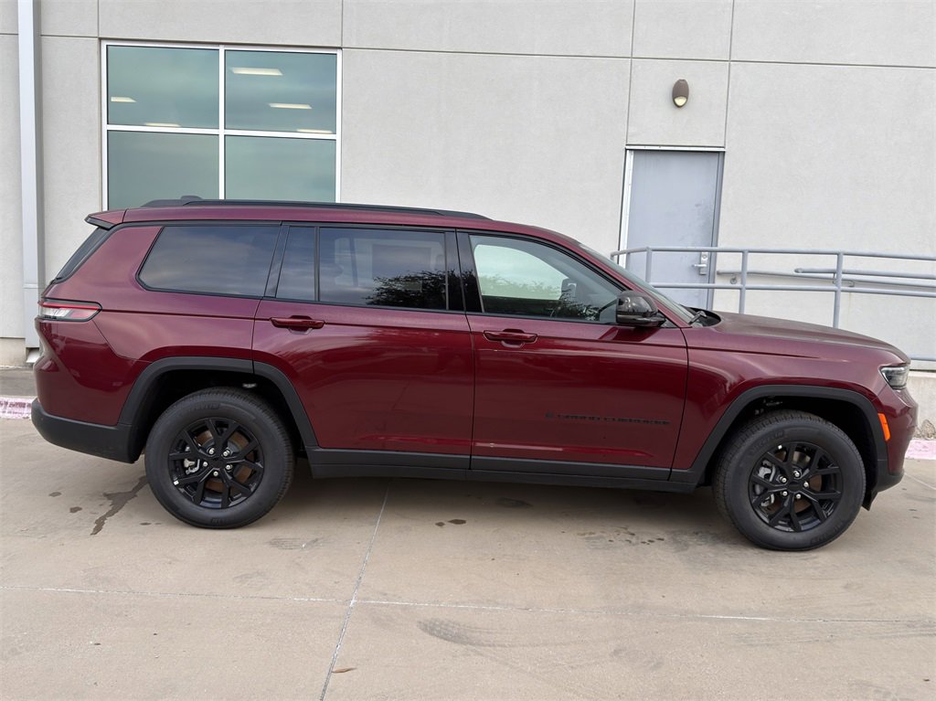New 2025 Jeep Grand Cherokee L Altitude image 4