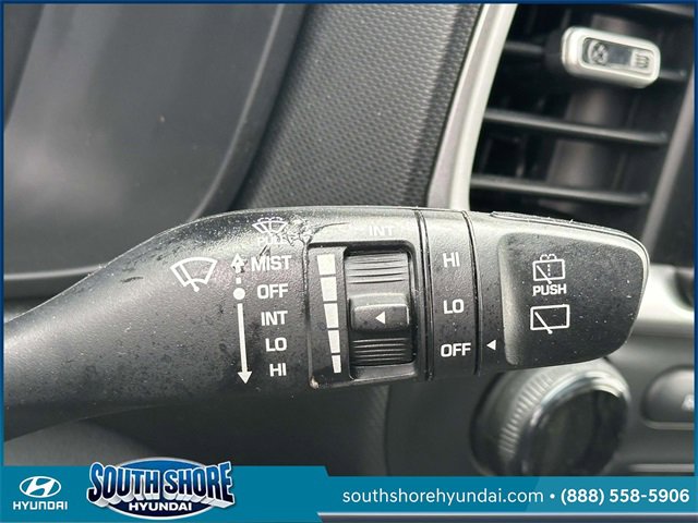 Certified 2022 Hyundai Venue SEL image 23