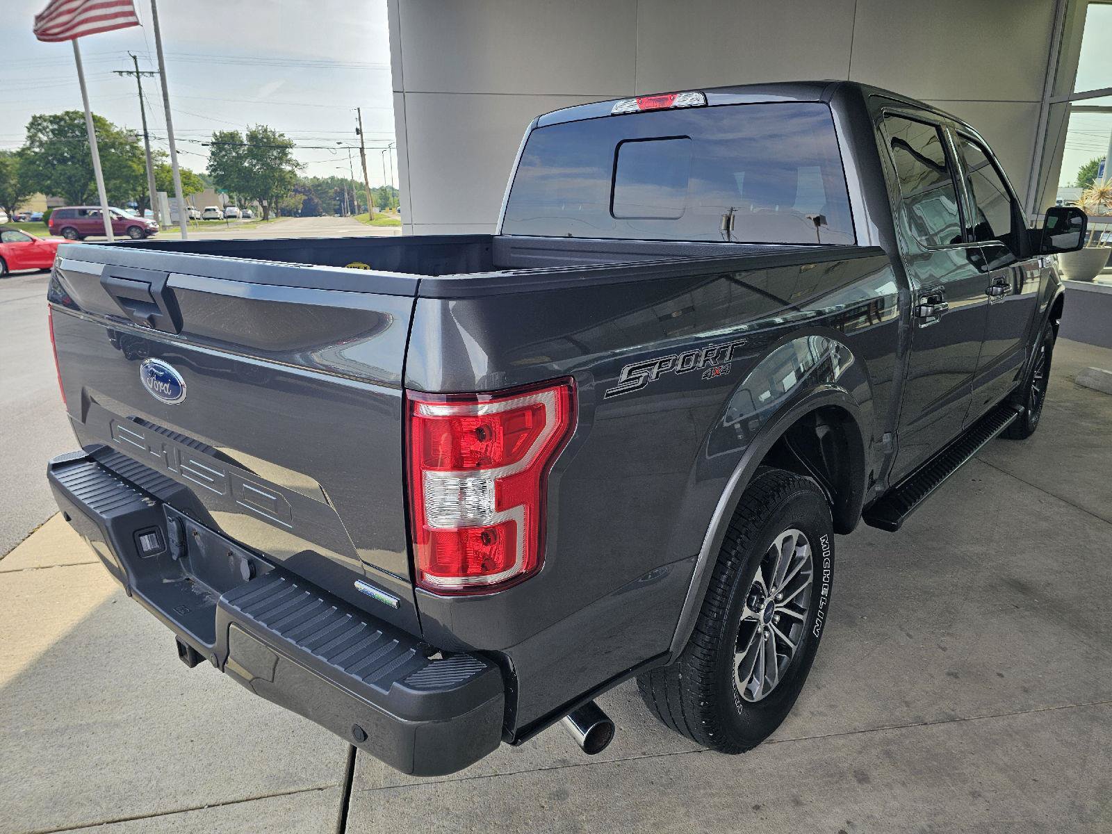 Used 2019 Ford F150 XLT w/ Equipment Group 302A Luxury AWD/4WD image 5