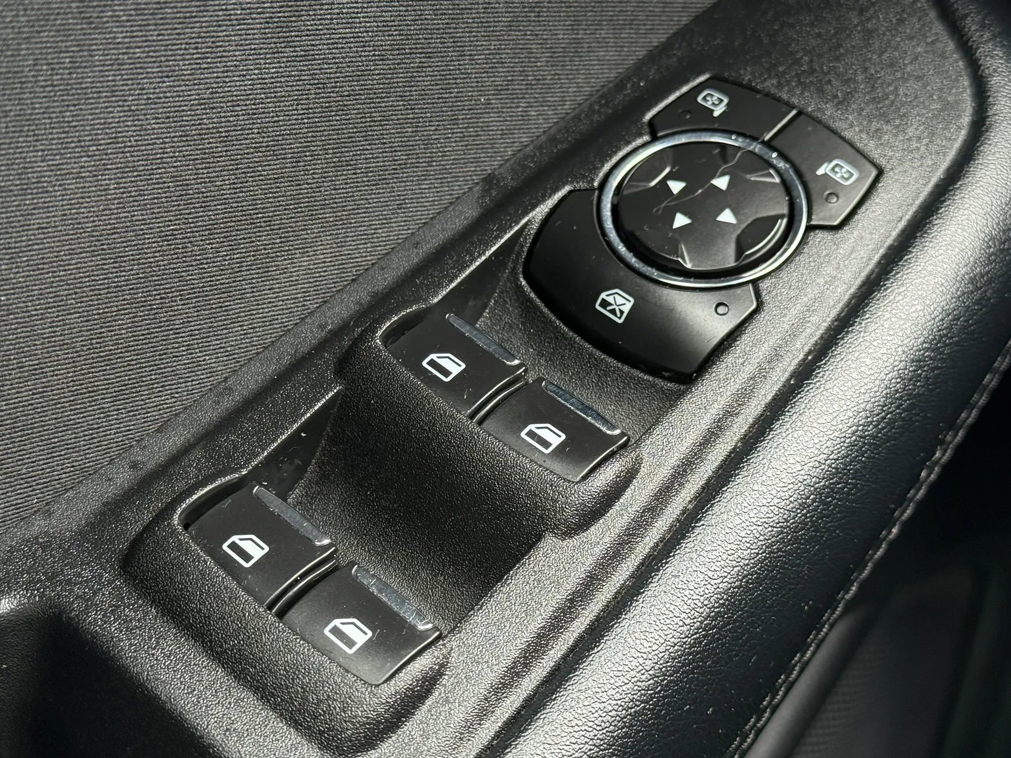 Used 2017 Ford Edge SE AWD/4WD image 23