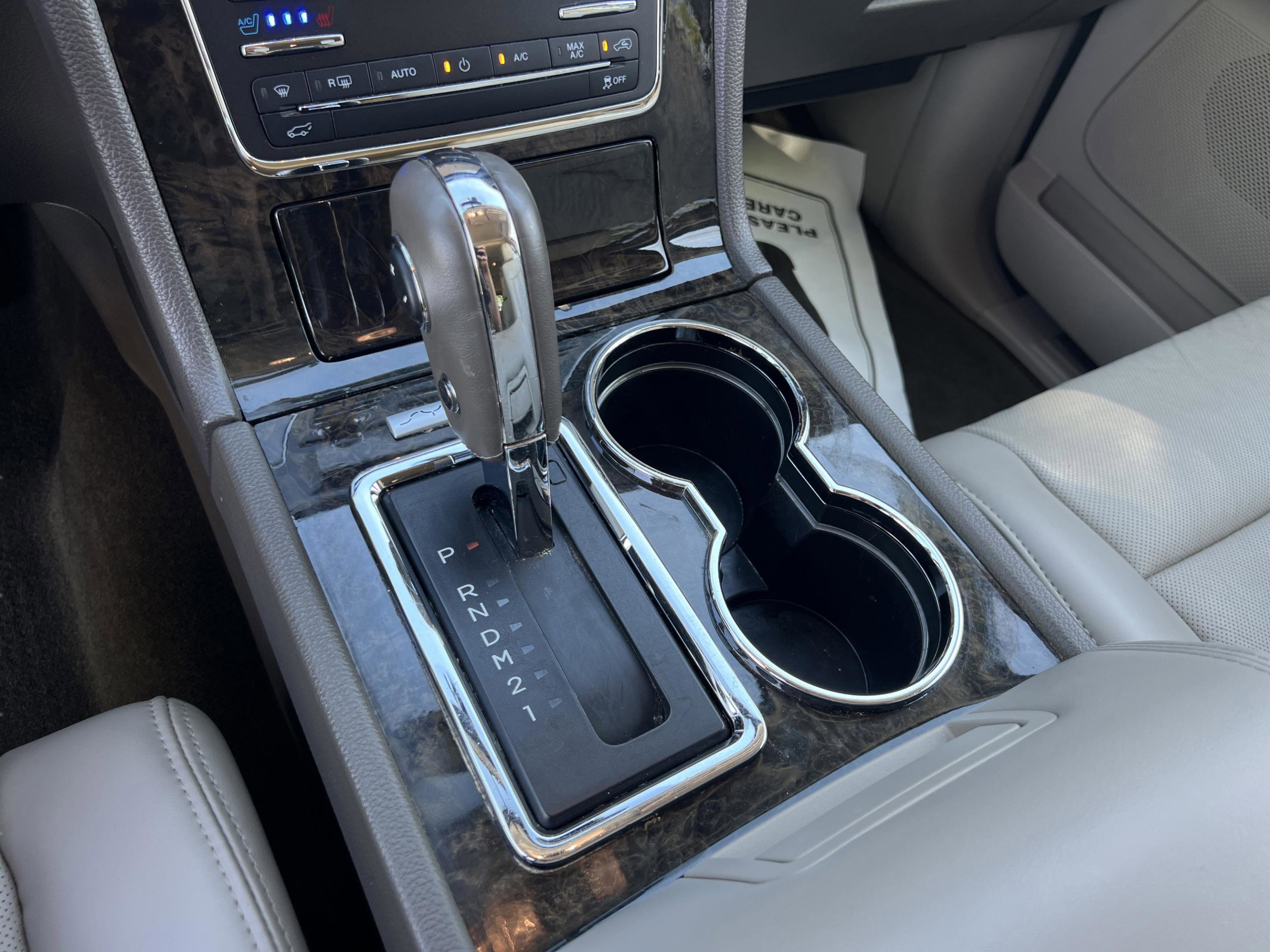 Used 2017 Lincoln Navigator Select image 22