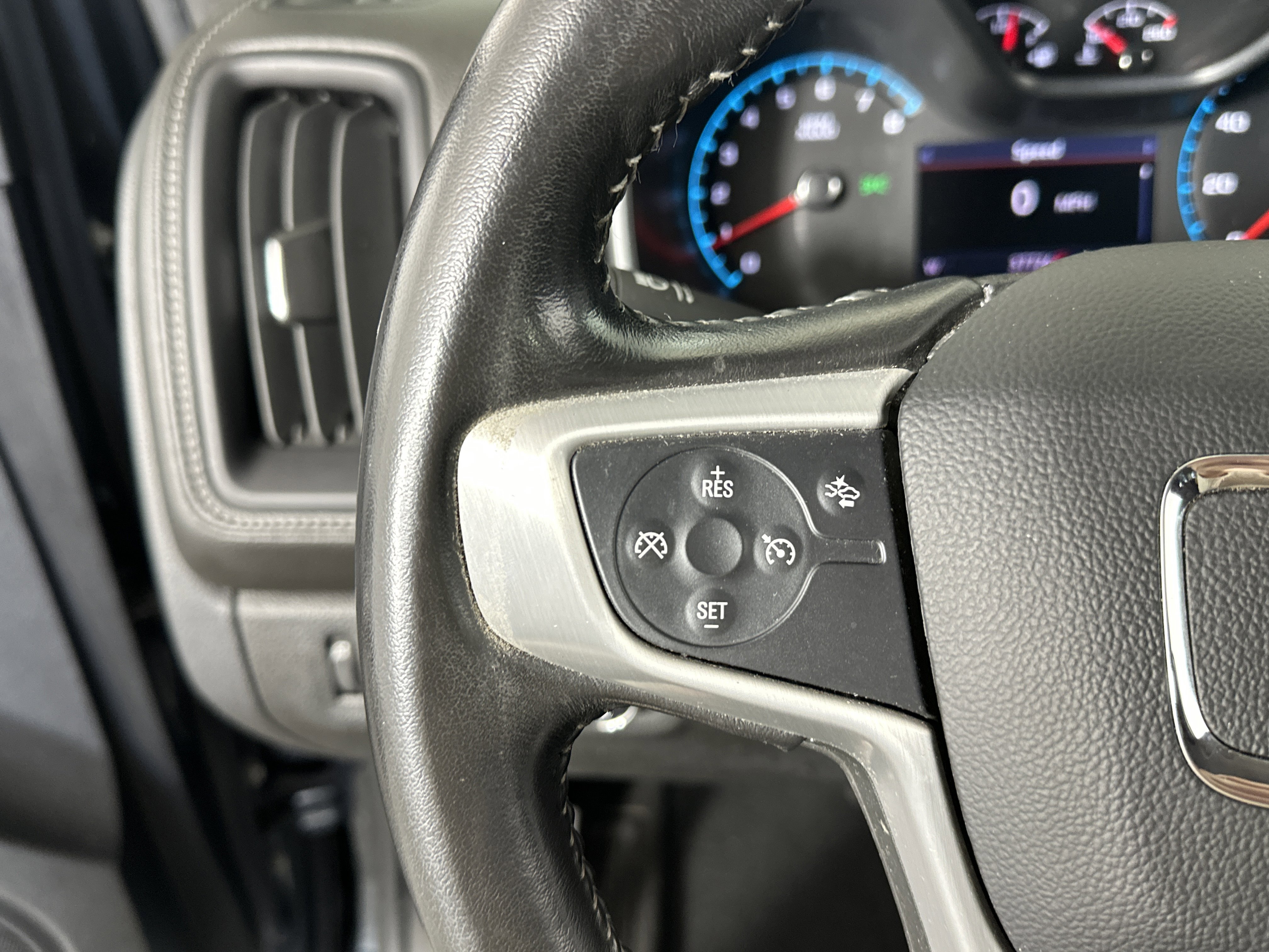Used 2019 GMC Canyon SLE w/ Driver Alert Package image 29