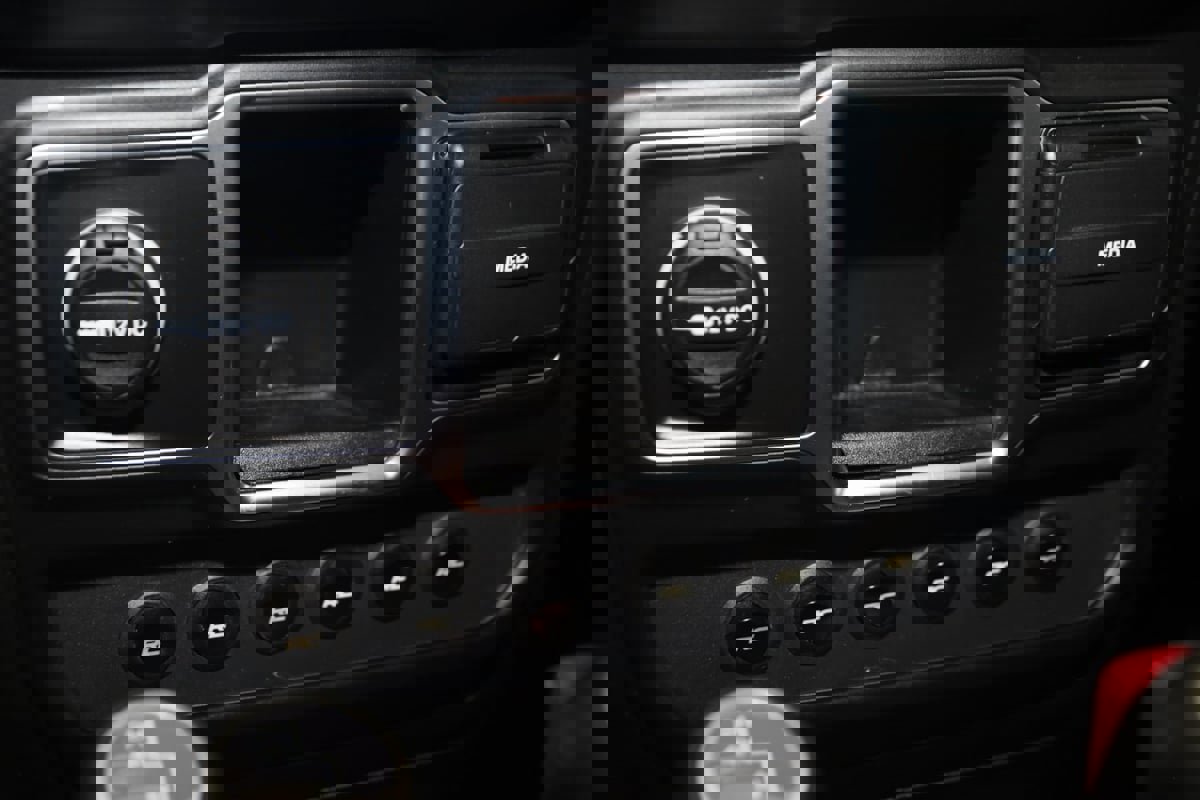 Used 2023 Jeep Gladiator Sport w/ Trailer Tow Package image 27