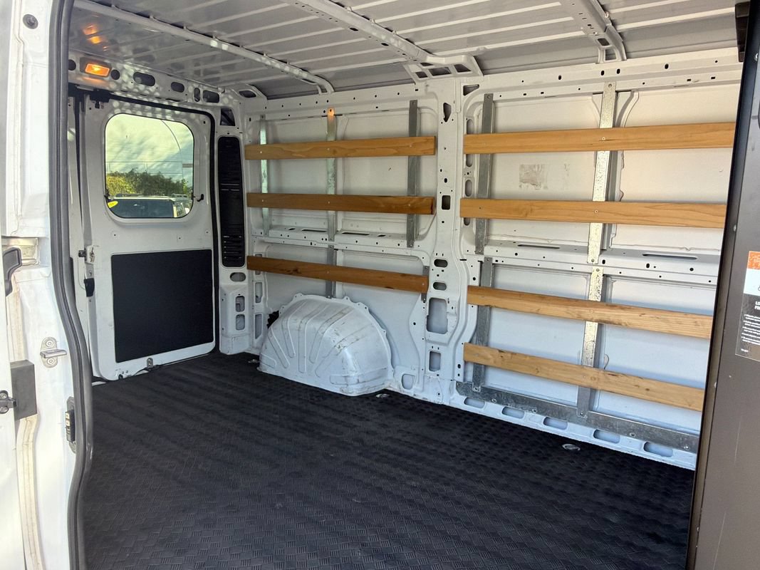 Used 2025 RAM ProMaster 2500 w/ U-Haul Equipment Group FWD image 8