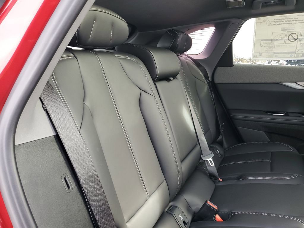 New 2026 Cadillac Optiq Luxury 1 image 27