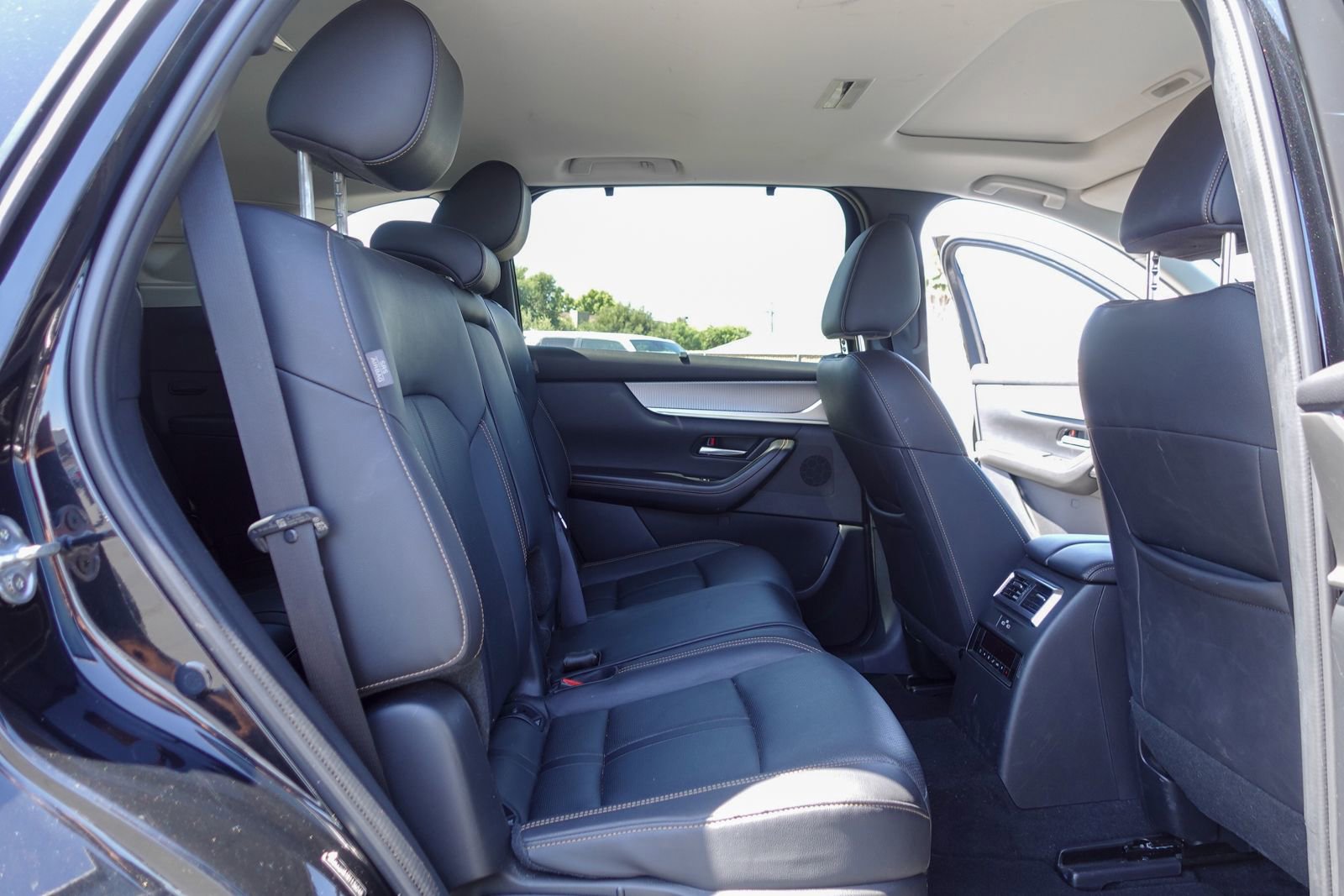 Used 2024 MAZDA CX-90 Plug-In Hybrid w/ Preferred AWD/4WD image 14