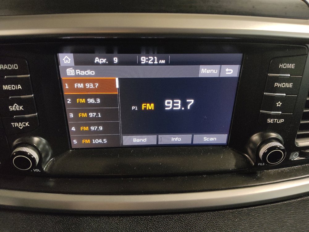 Used 2020 Kia Sorento LX FWD image 25