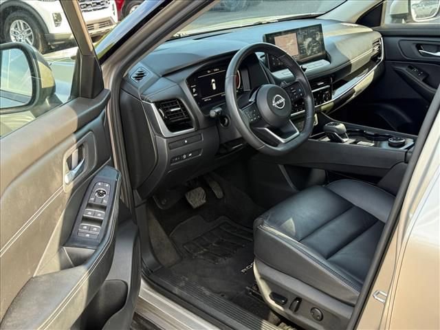 Used 2024 Nissan Rogue SL AWD/4WD image 25