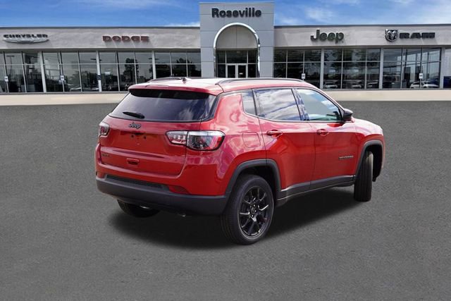 New 2025 Jeep Compass Latitude w/ Sun & Sound Group image 3