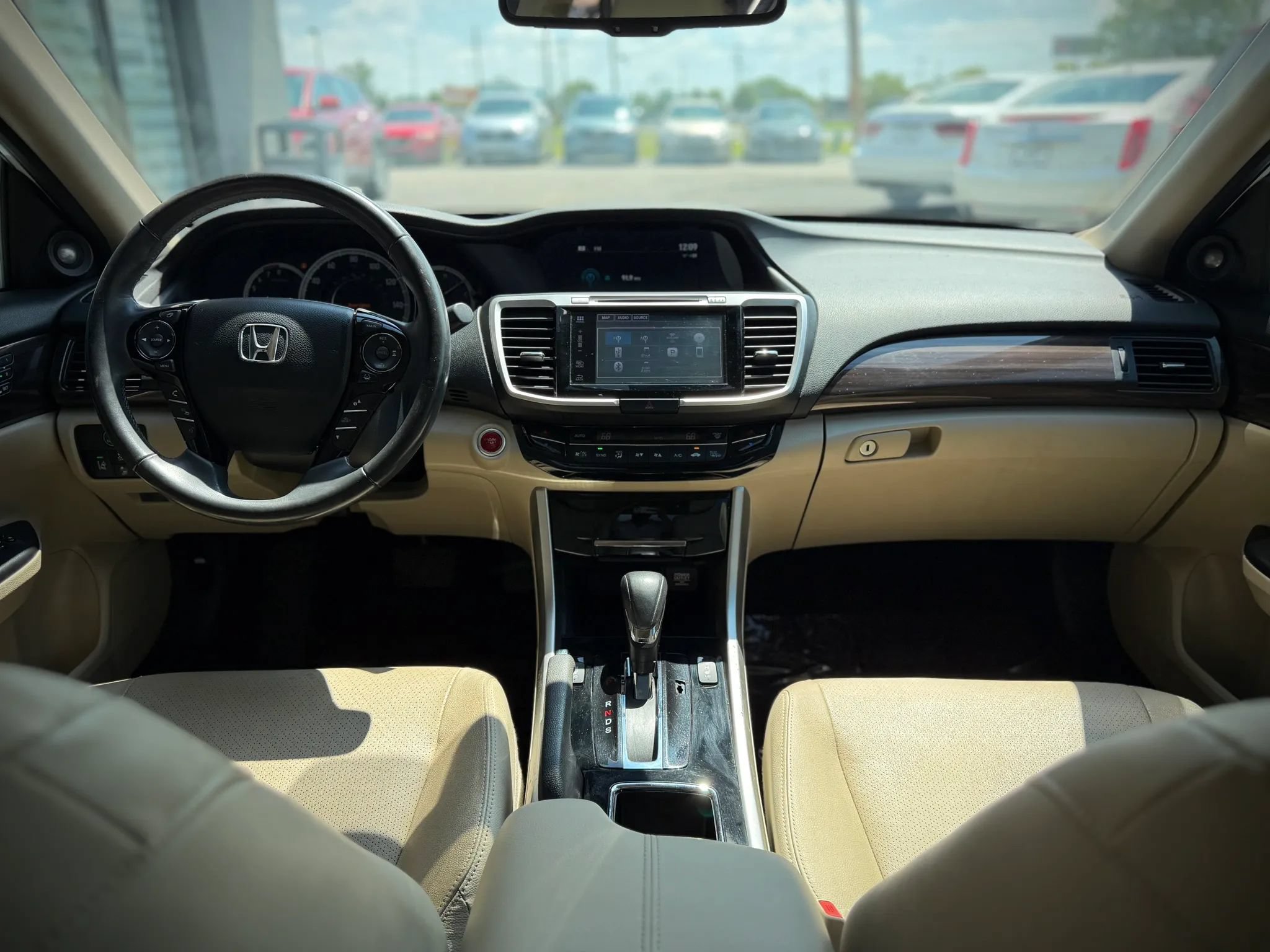 Used 2017 Honda Accord EX-L image 10