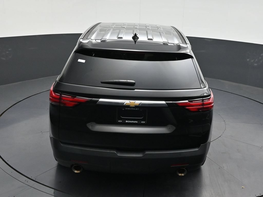 Used 2022 Chevrolet Traverse LS FWD image 16