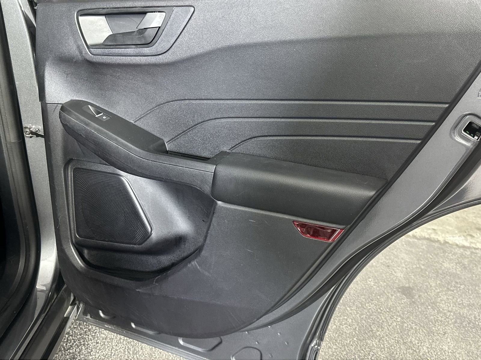 Used 2022 Ford Escape SE w/ Cold Weather Package image 31