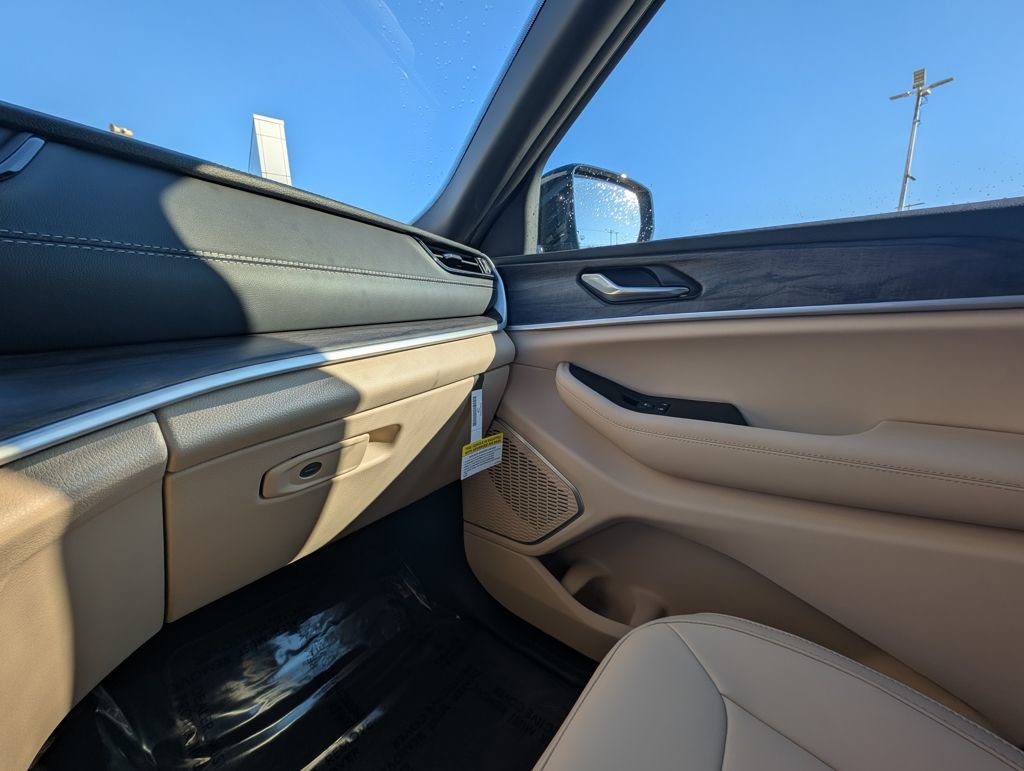 New 2026 Jeep Grand Cherokee L Limited image 36