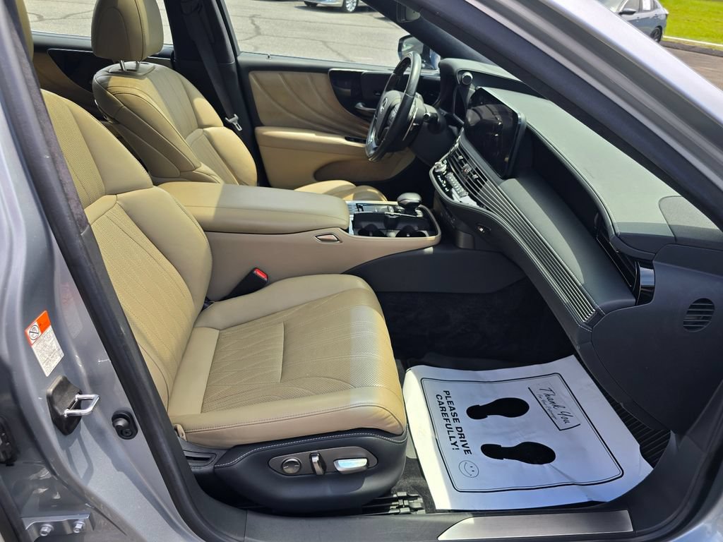Used 2021 Lexus LS 500 w/ Interior Upgrade Package RWD image 13