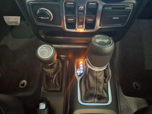 Used 2025 Jeep Wrangler Sahara image 21