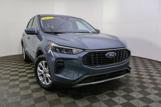 Used 2023 Ford Escape Active w/ Tech Pack #2 AWD/4WD image 3